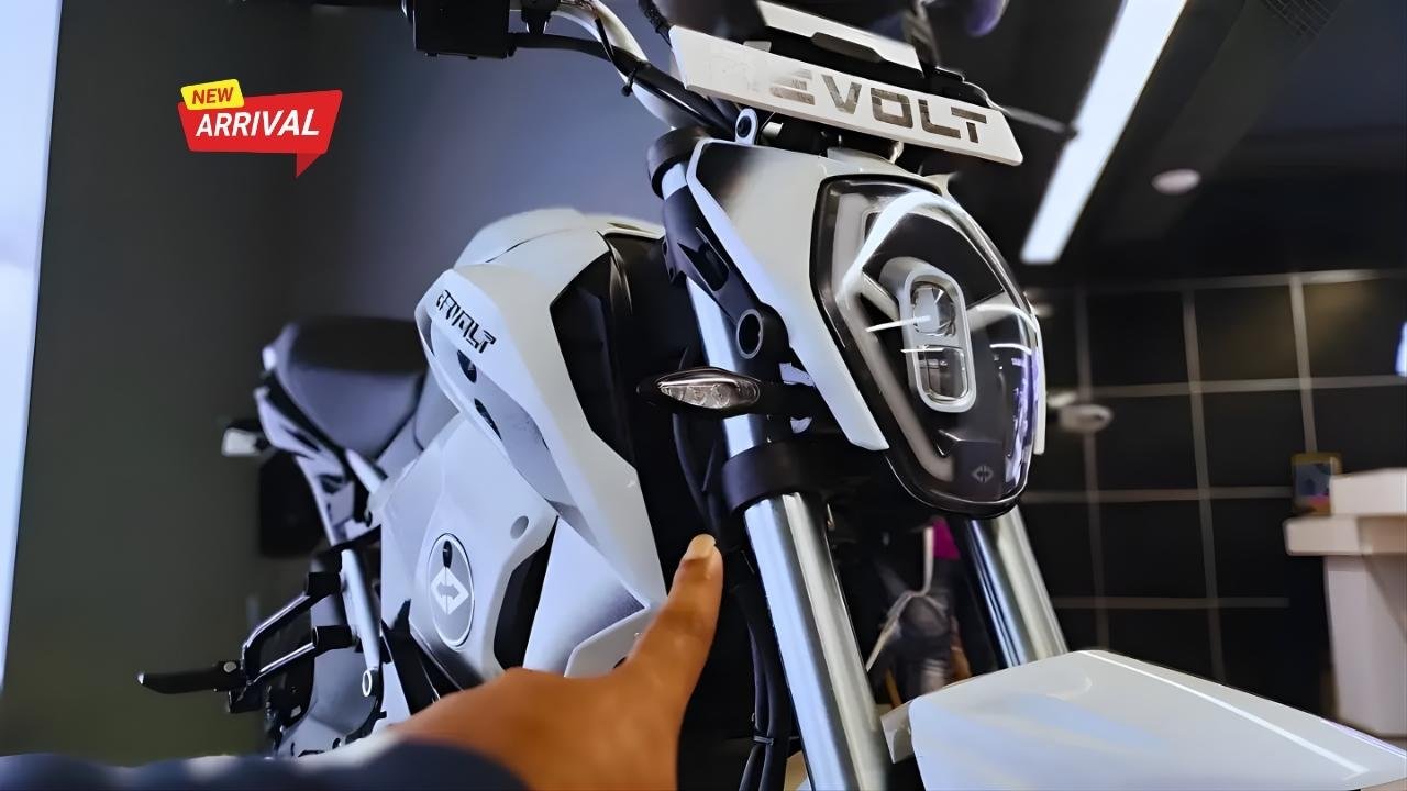 Revolt RV400 2026 Launched Smart Features, 150 km Range & Affordable Price